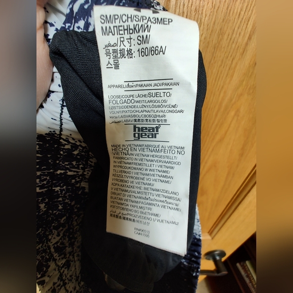 Under Armour S Launch Printed Tulip Running Shorts, Heat Gear - Picture 5 of 6